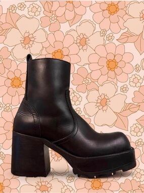⚡️Vintage Steve Madden Chunky Platform SPIN Boots⚡️